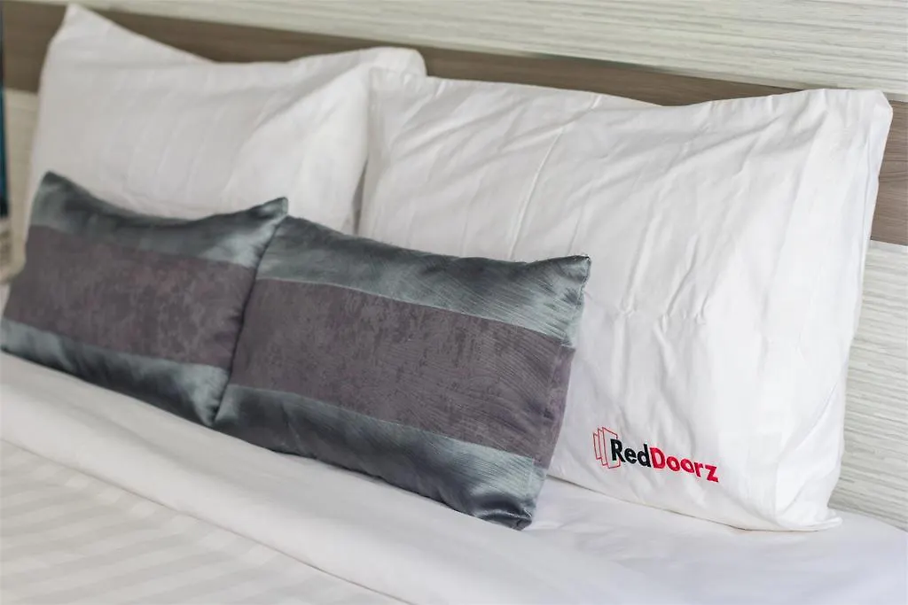 *** Guest house Reddoorz Plus @ Troppozone Legian Kuta  Indonesia
